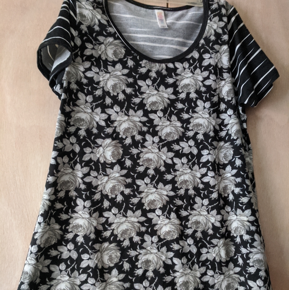 Lularoe classic t